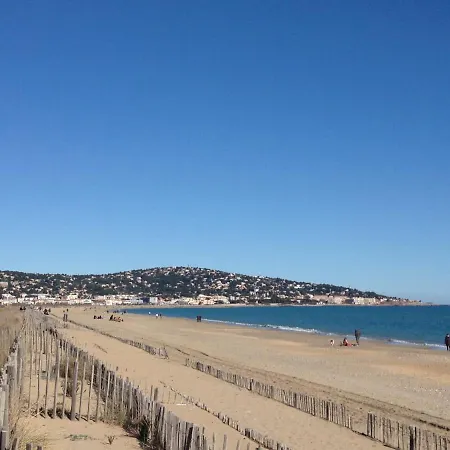 2 Pieces Cabine Sete Avec Vue Sur Canal Et Parking Prive - Fr-1-338-311