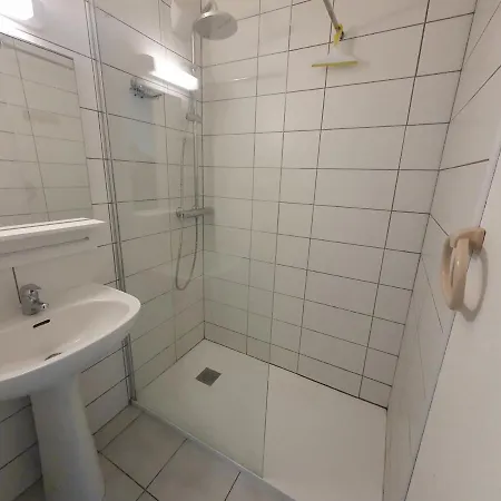 2 Pieces Cabine Sete Avec Vue Sur Canal Et Parking Prive - Fr-1-338-311